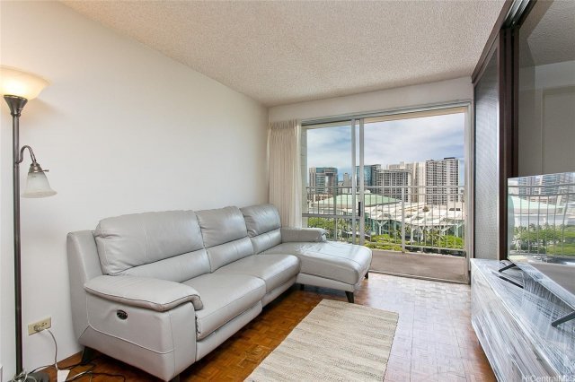 Photo 1 of 1655 Makaloa St #1809, ホノルル