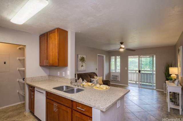 Photo 1 of 95-510 Wikao St #J201, ミリラニ