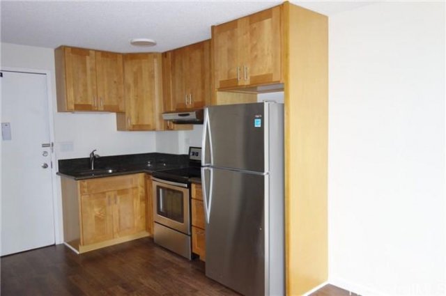 Photo 1 of 1560 Kanunu St #1215, ホノルル