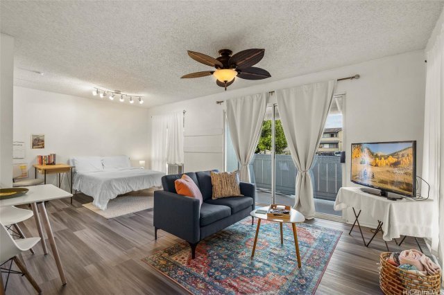 Photo 1 of 91-280 Hanapouli Cir #11S, エバビーチ