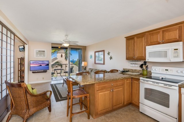 Photo 1 of 75-5766 Kuakini Hwy #405, Kona