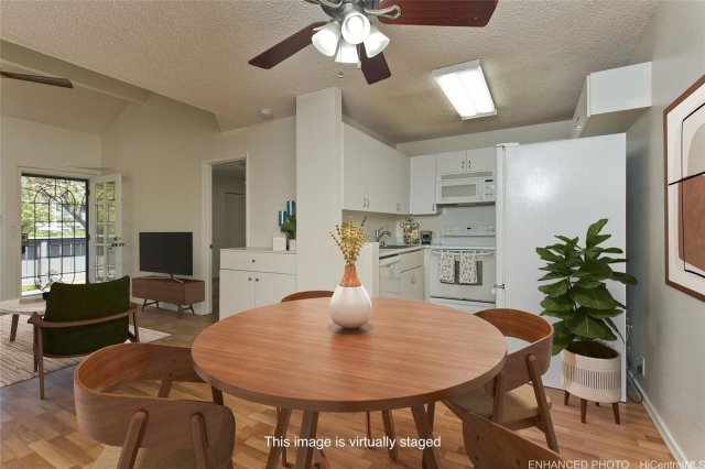 Photo 1 of 239 Mananai Pl #54S, ホノルル