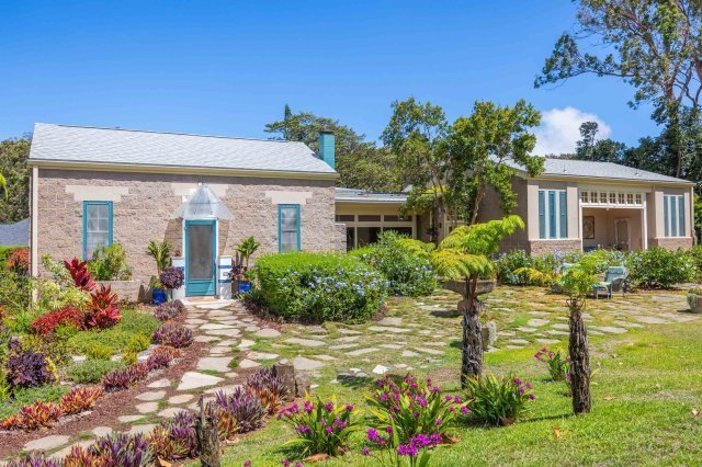 Photo 1 of 2625 Kokomo Rd, Haiku