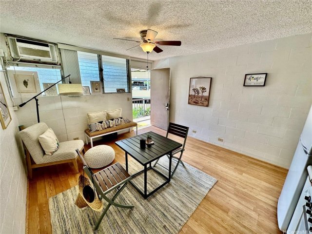 Photo 1 of 1863 Kaioo Dr #404, ホノルル