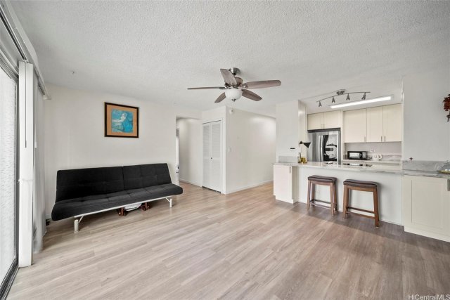 Photo 1 of 731 Amana St #402, ホノルル