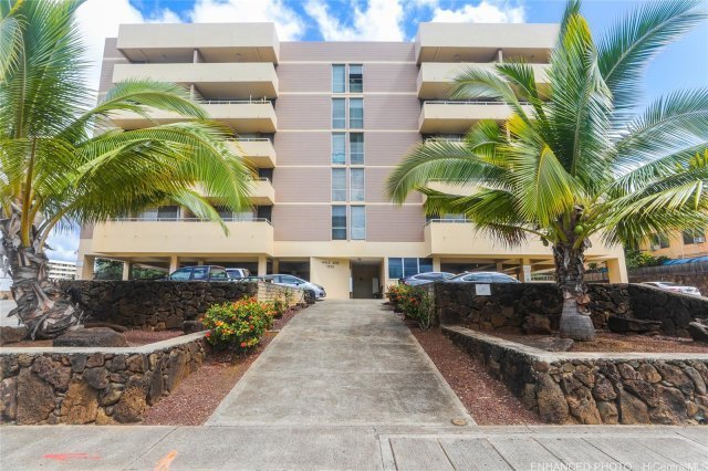 Photo 1 of 1055 Ala Napunani St, ホノルル