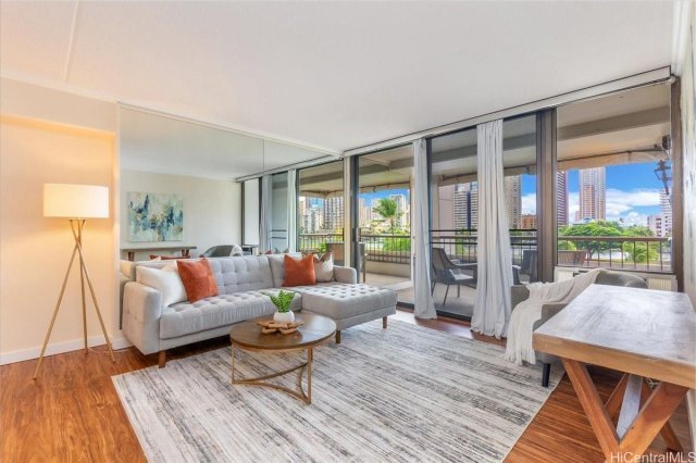 Photo 1 of 2333 Kapiolani Blvd #408, ホノルル