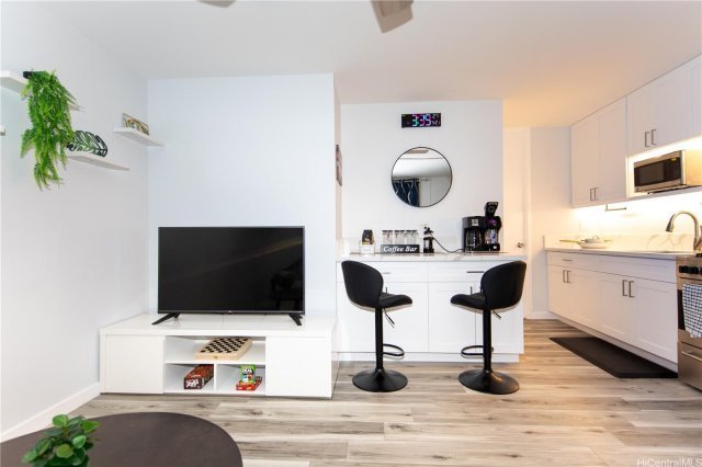 Photo 1 of 1911 Kalakaua Ave #209, ホノルル