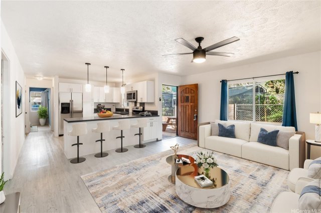 Photo 1 of 84-648 Kepue St #B, ワイアナエ