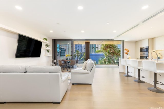 Photo 1 of 1388 Ala Moana Blvd #1406, ホノルル