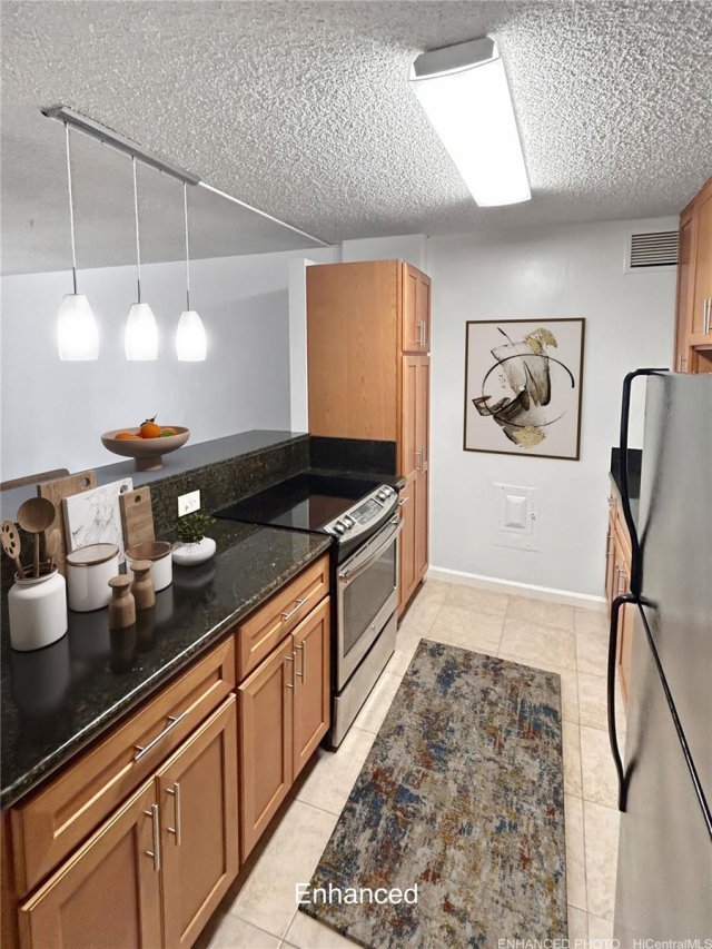 Photo 1 of 411 Kaiolu St #203, ホノルル