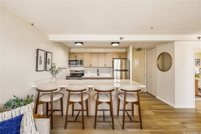 Photo 1 of 229 Paoakalani Ave #912, Honolulu