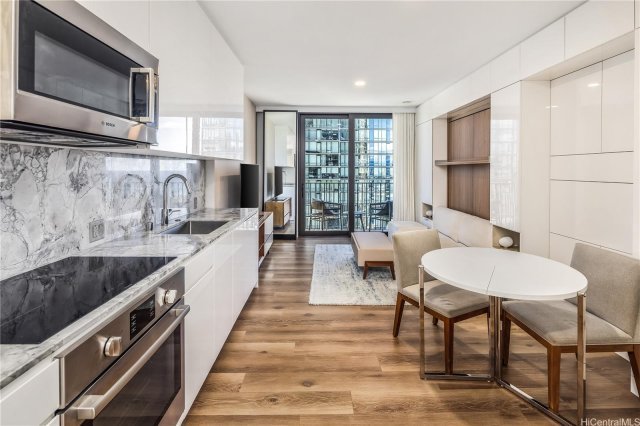 Photo 1 of 987 Queen St #1806, ホノルル