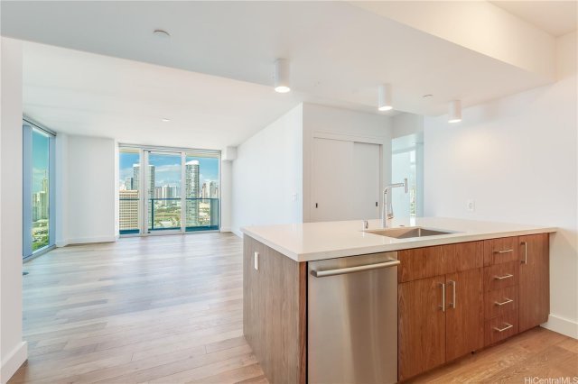 Photo 1 of 629 Keeaumoku St #2312, ホノルル