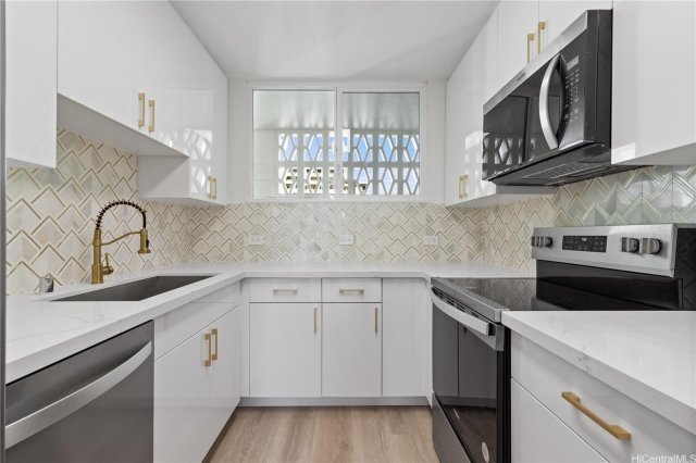 Photo 1 of 469 Ena Rd #2304, ホノルル