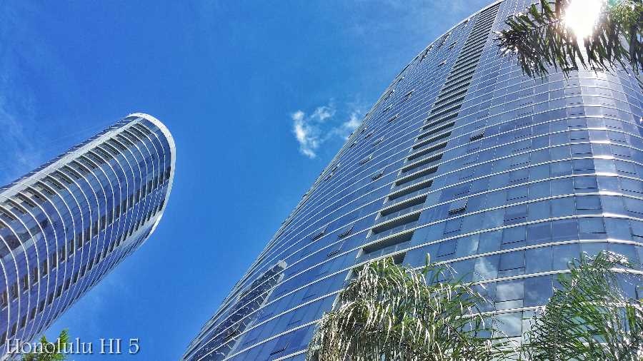 Moana Pacific Exterior Bottom Up Photo