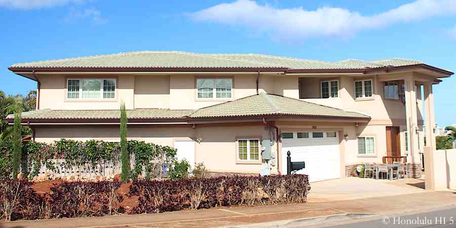 Unusual Large House in Kapahulu