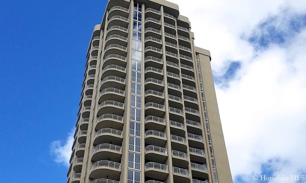 Nuuanu Parkside Balconies