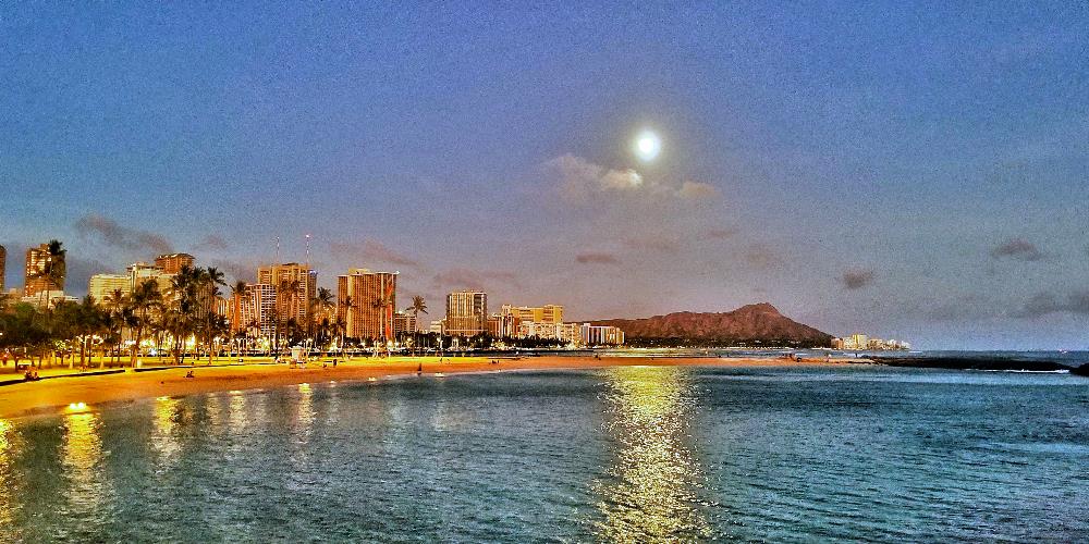 Moon over Diamond Head